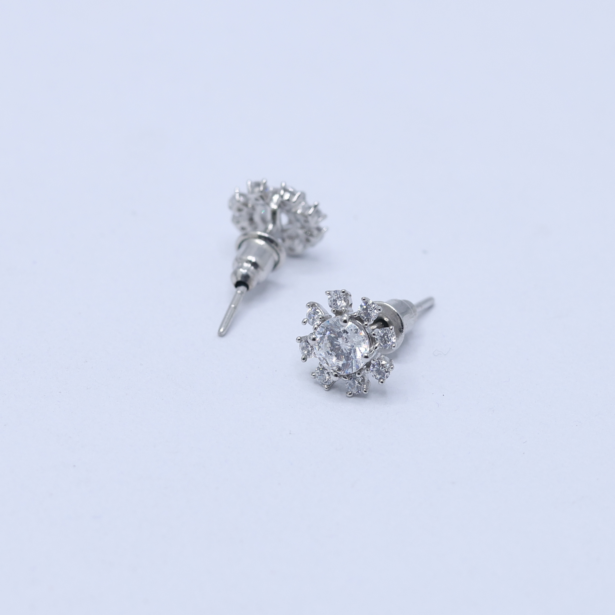 Snowflake-Inspired White Gold Silver Radiant Earrings For Woman