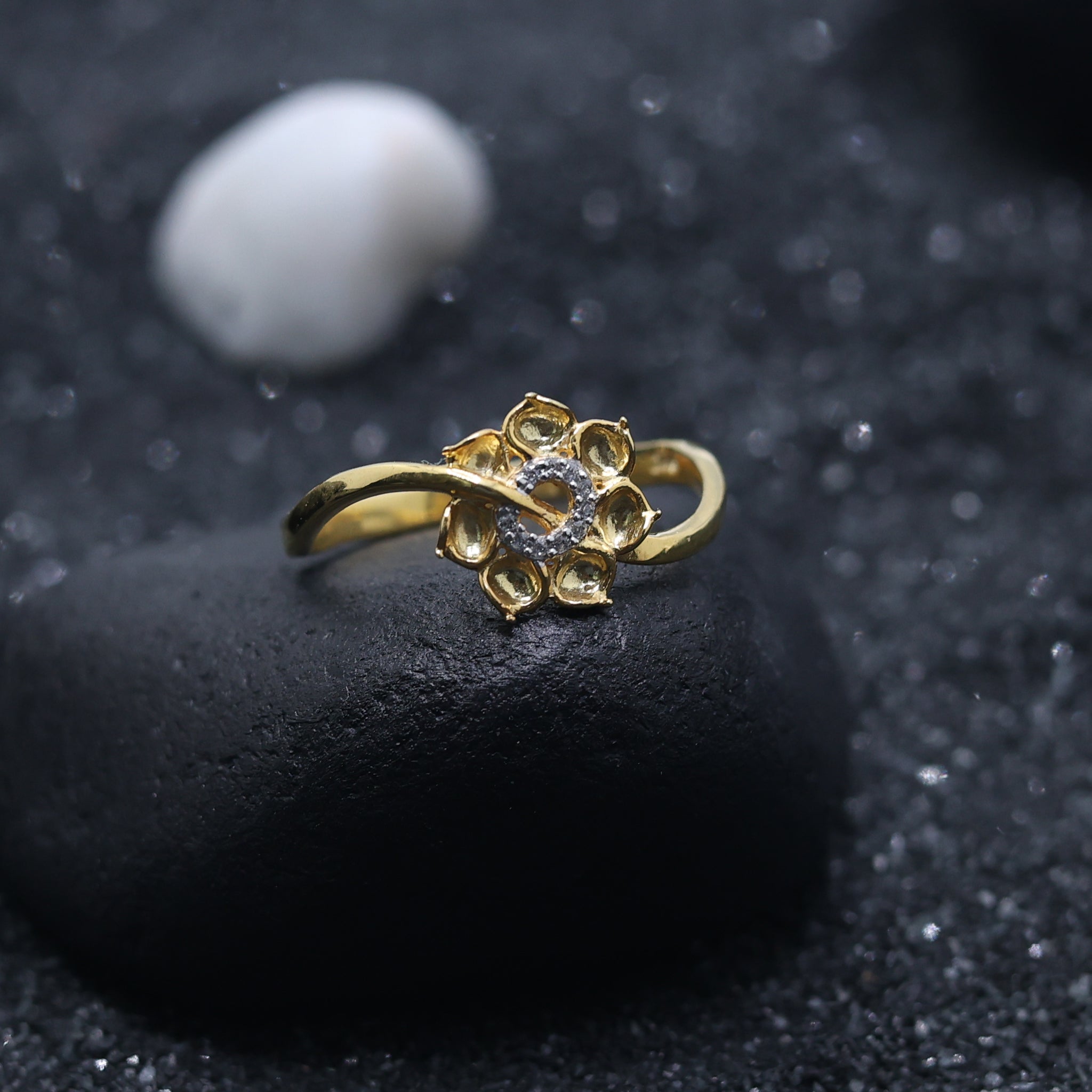 Yellow Gold Adjustable Silver Intertwined Floral Twisted Round Cut Ring For Woman