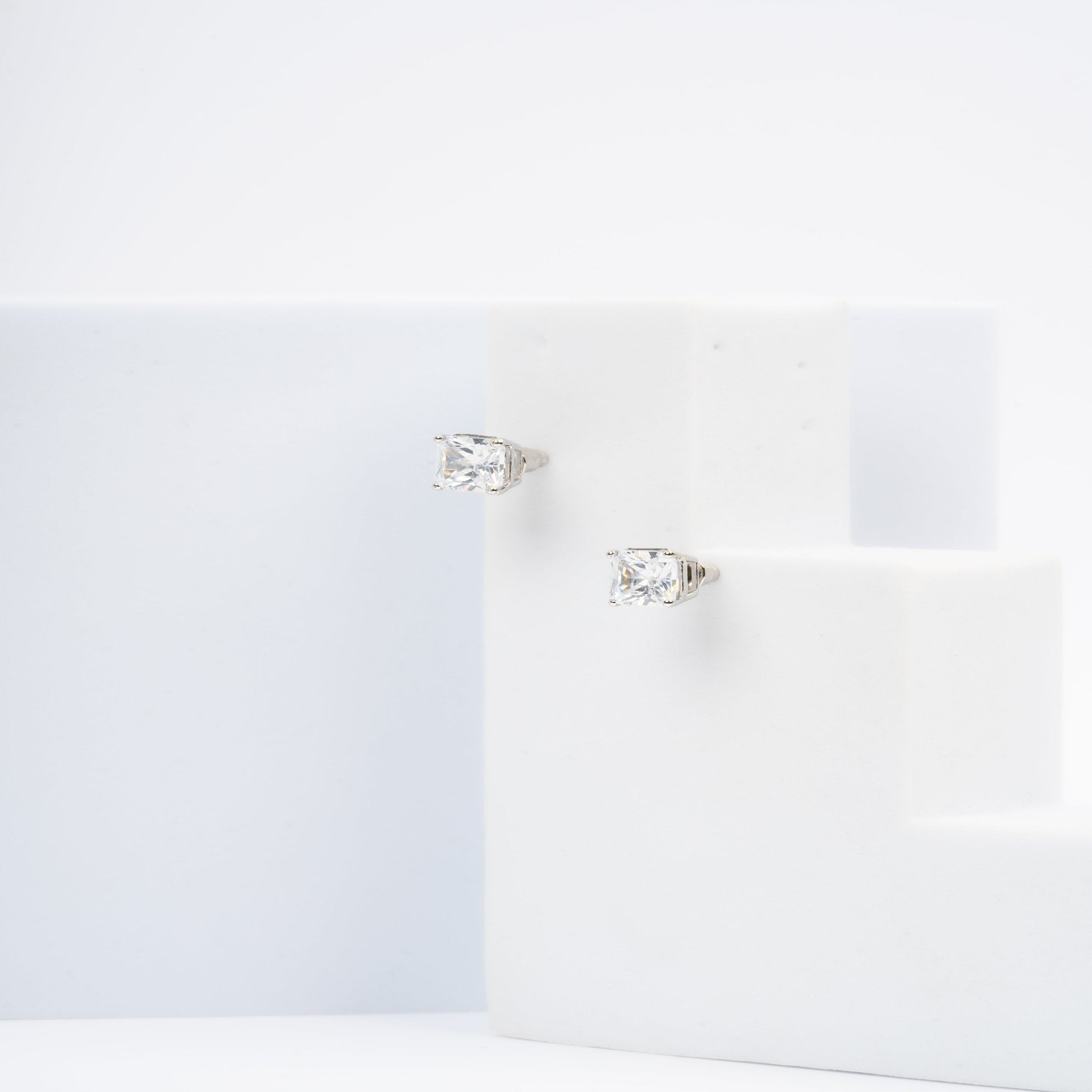 Square Princess-Cut White Gold Silver Luxury Solitaire Diamond Stud Earrings For Woman