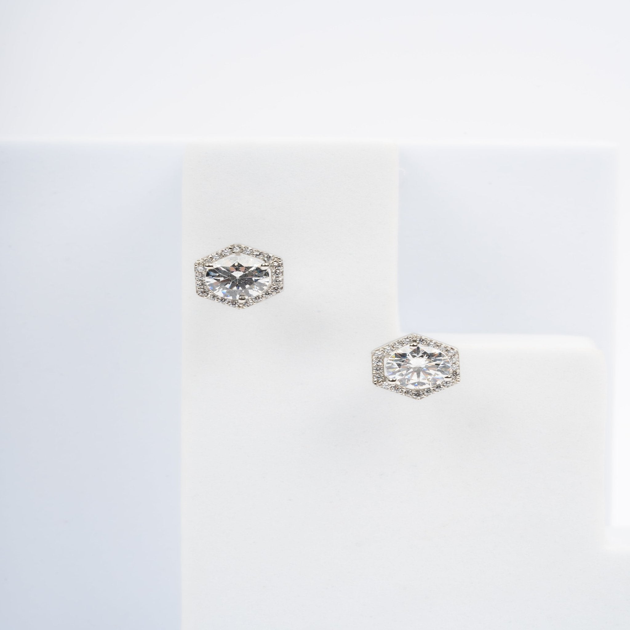 Dazzling Hexagonal Round Halo White Gold Silver Studs Earring For Woman