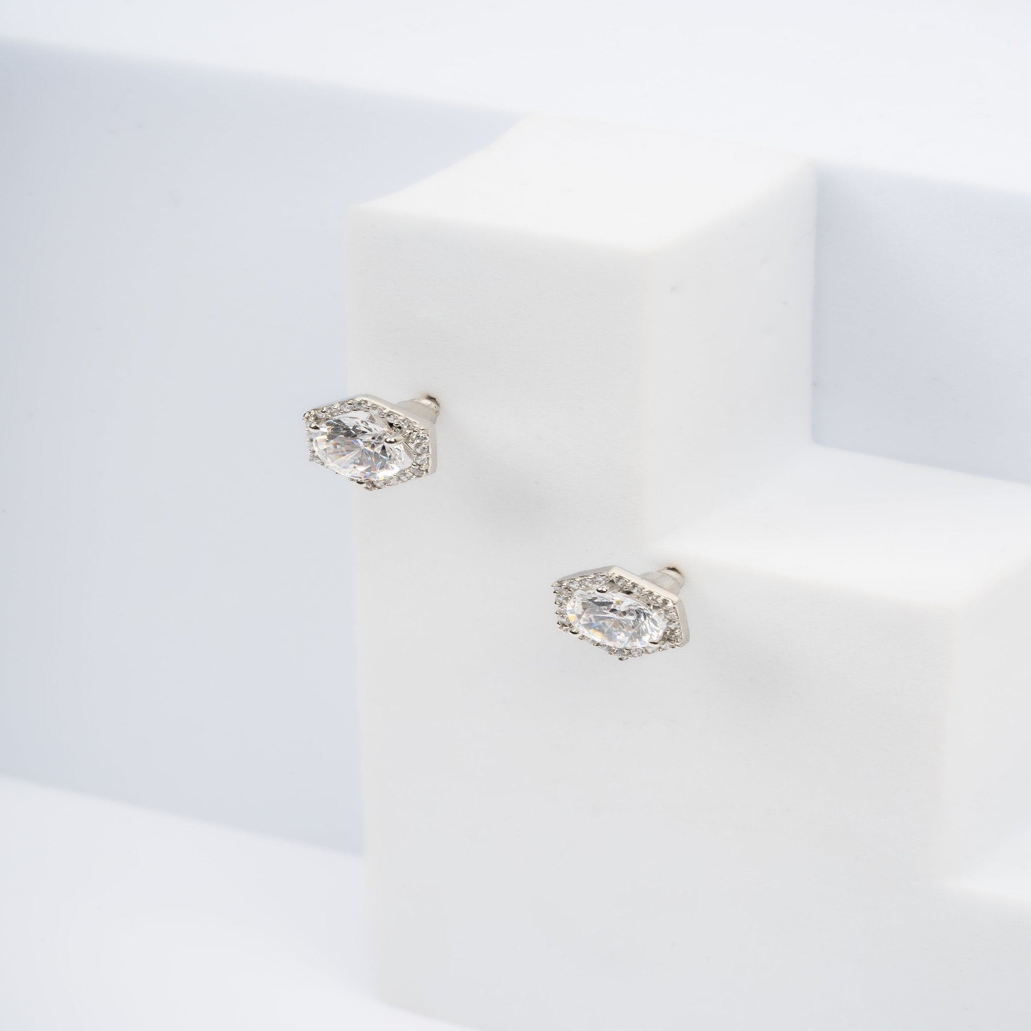 Dazzling Hexagonal Round Halo White Gold Silver Studs Earring For Woman