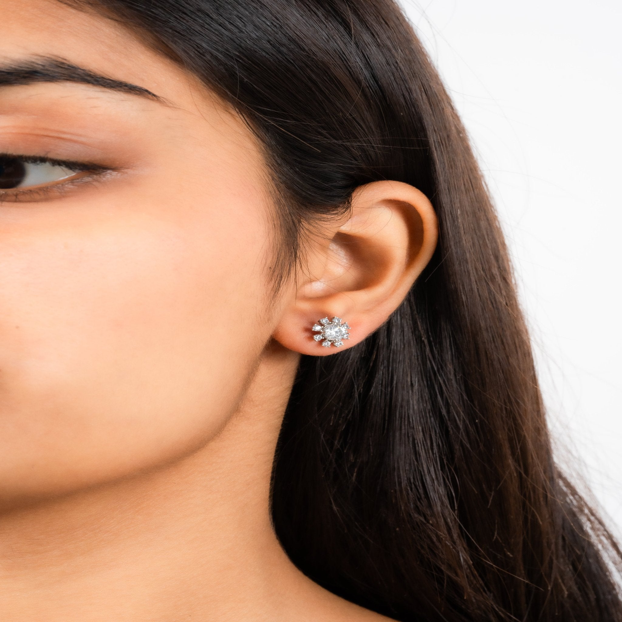 Snowflake-Inspired White Gold Silver Radiant Earrings For Woman