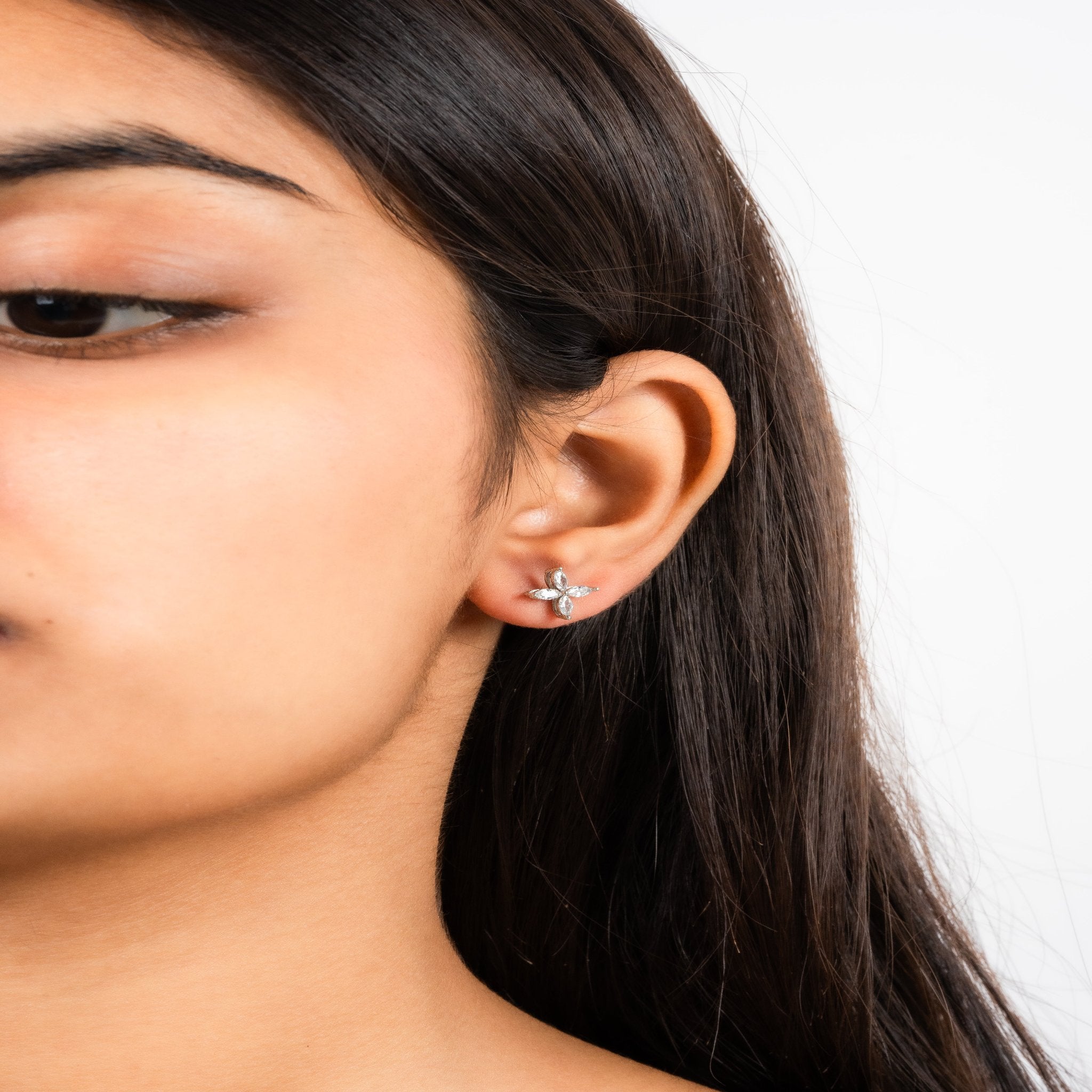 Dainty Flower-Inspired White Gold Silver Marquise-Cut Earring For Woman