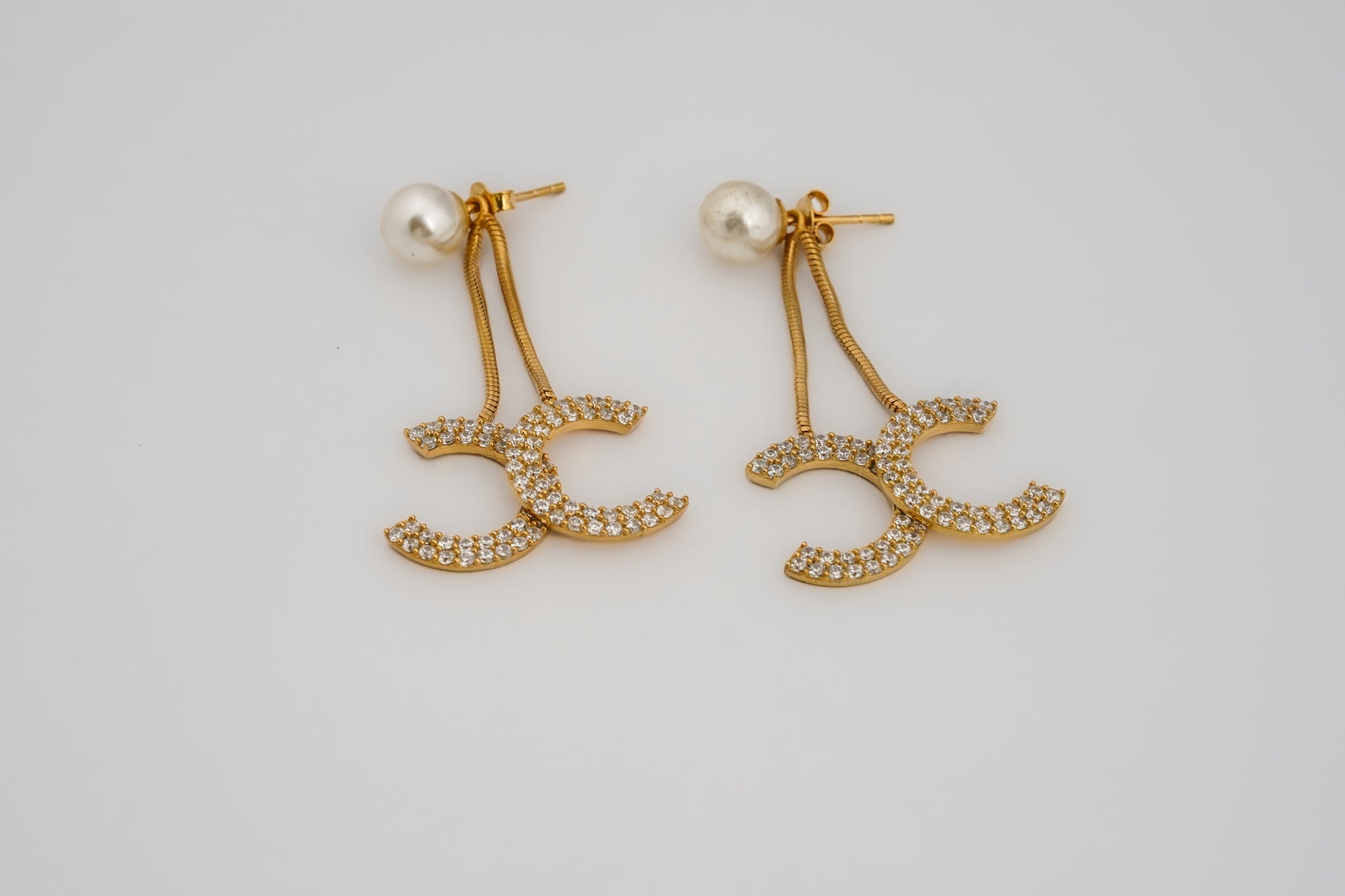 Yellow Gold Adjustable Silver Iconic C-Shape Pearl Earring For Woman