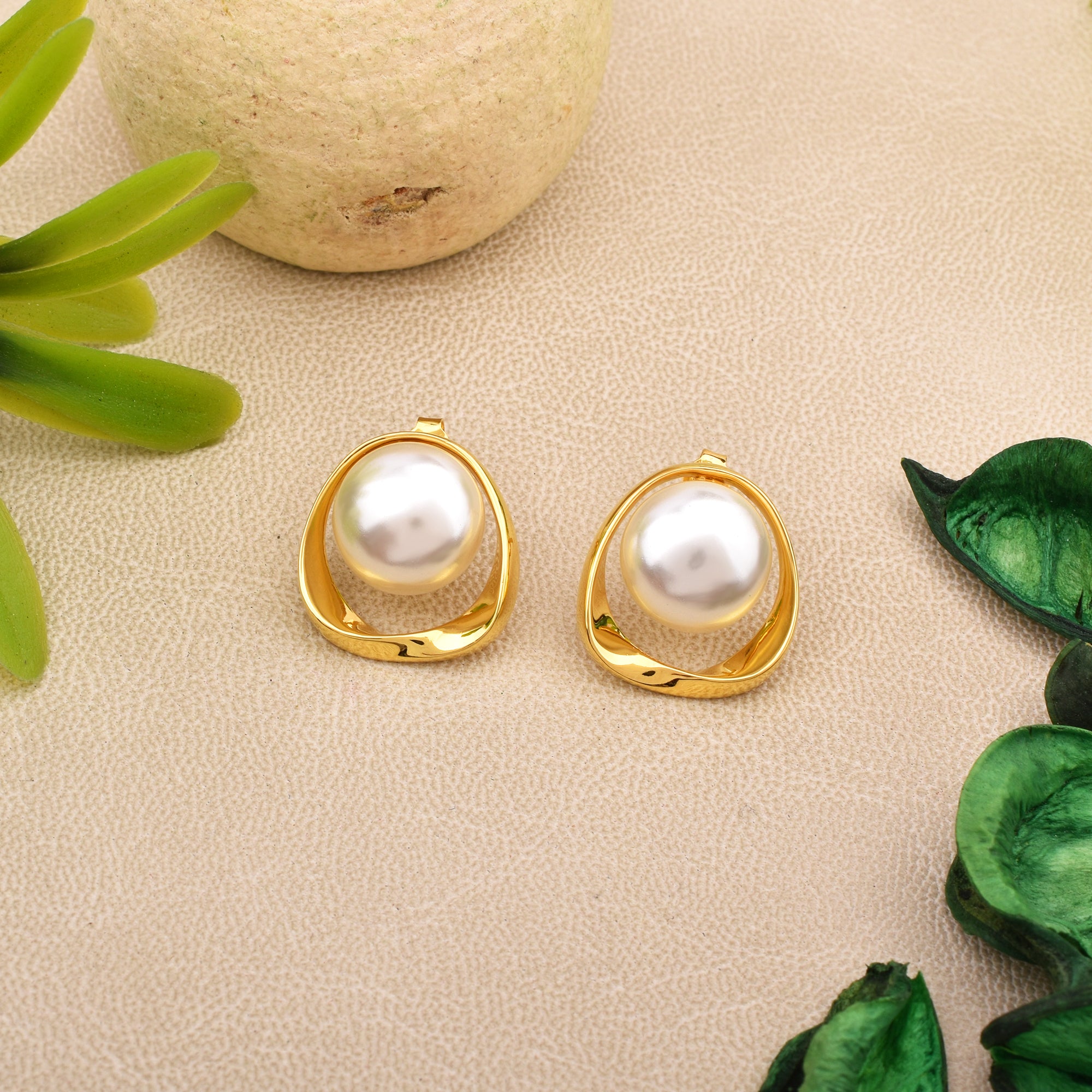 Silver White Pearl Classic Stud Minimalist Freeform Hollow Frame Yellow Gold Earring For Woman