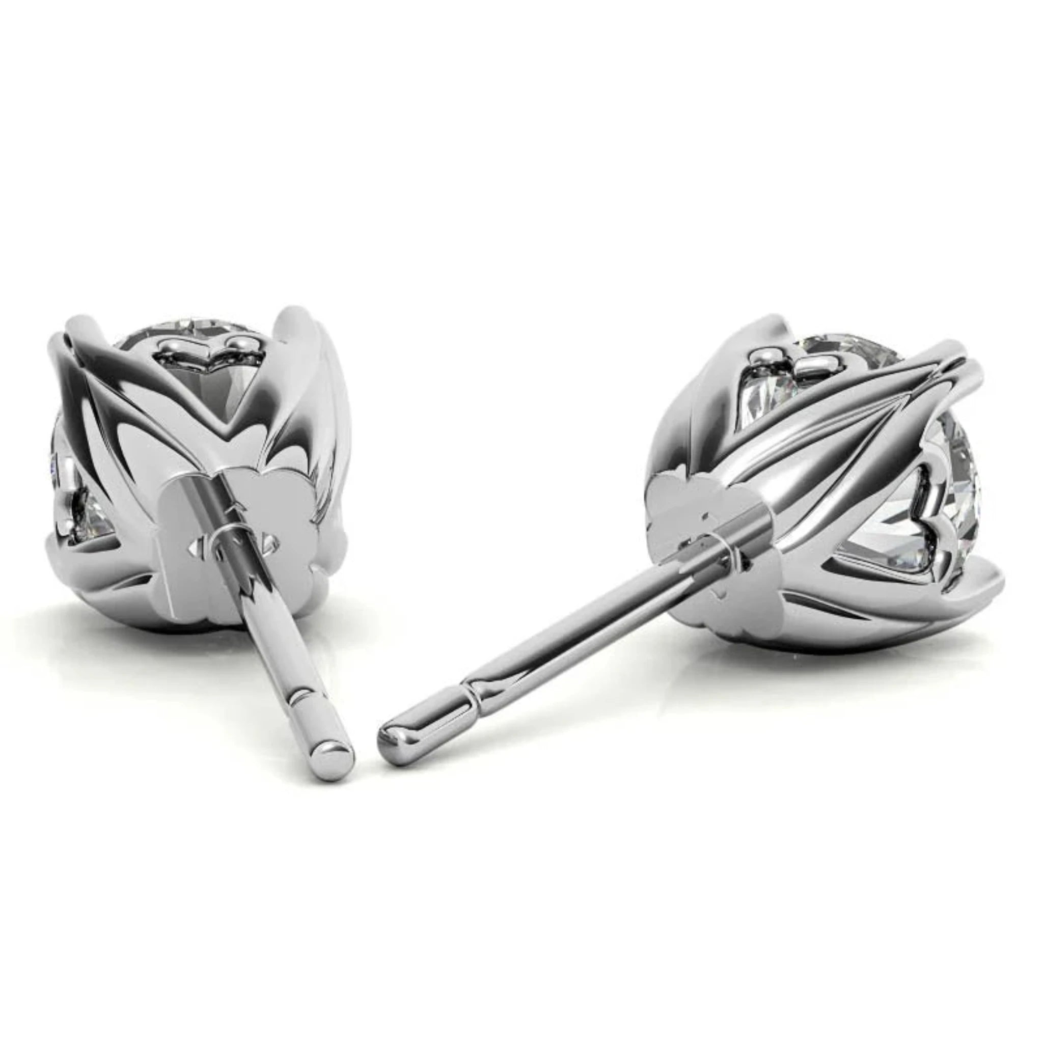 Elegant Round-Cut Solitaire White Gold Silver Heart-Prong Earring For Woman